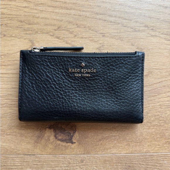 Kate Spade Black Jackson Bifold Wallet - Picture 1 of 6